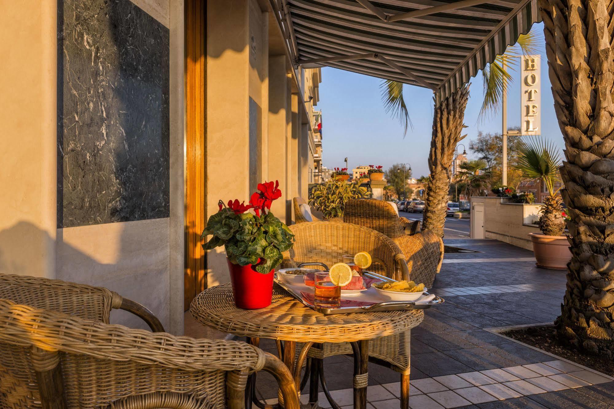 Astura Palace Hotel Nettuno Extérieur photo